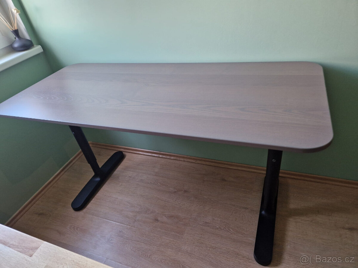 Pracovní stůl Ikea Bekant 140  60 cm