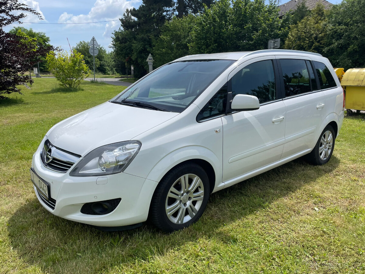 Opel Zafira B, 1.8 Family +, 103kw, 7míst, tažné zařízení