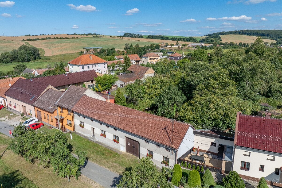 Dům s vekou zahradou ke koupi