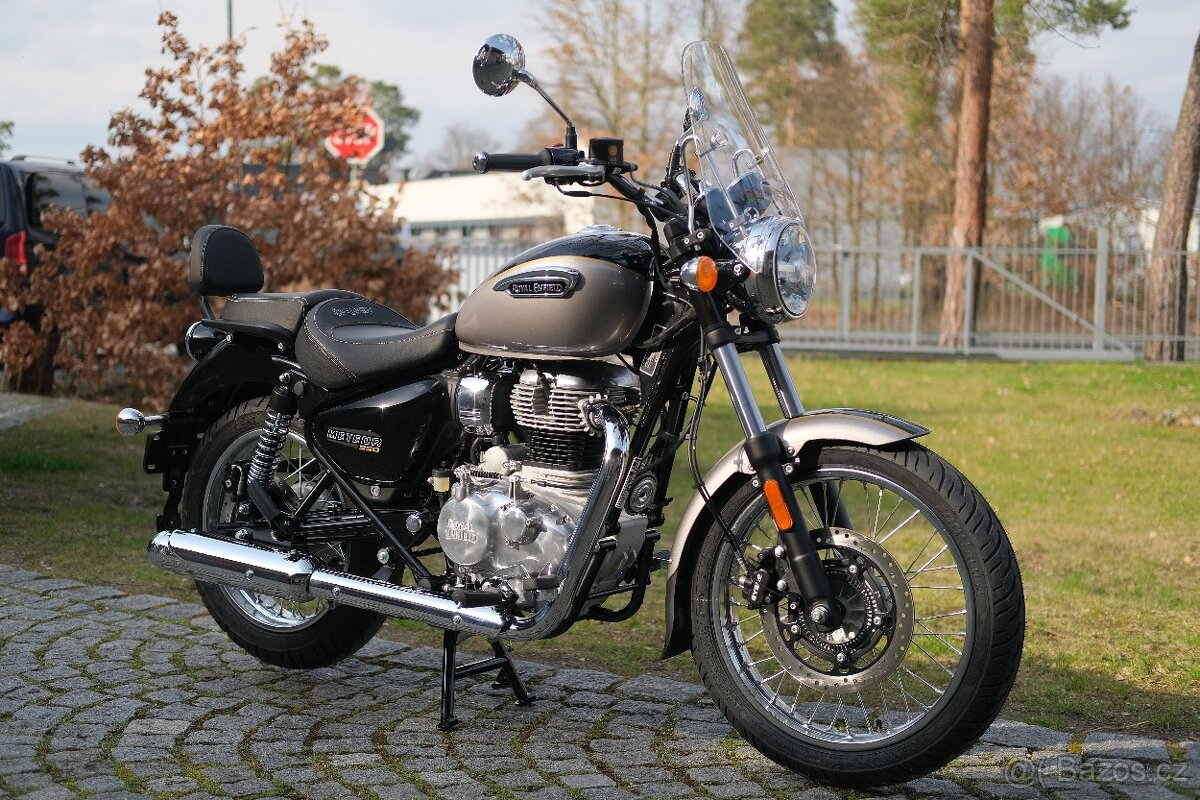 Royal Enfield Meteor 350 - AURORA BLACK