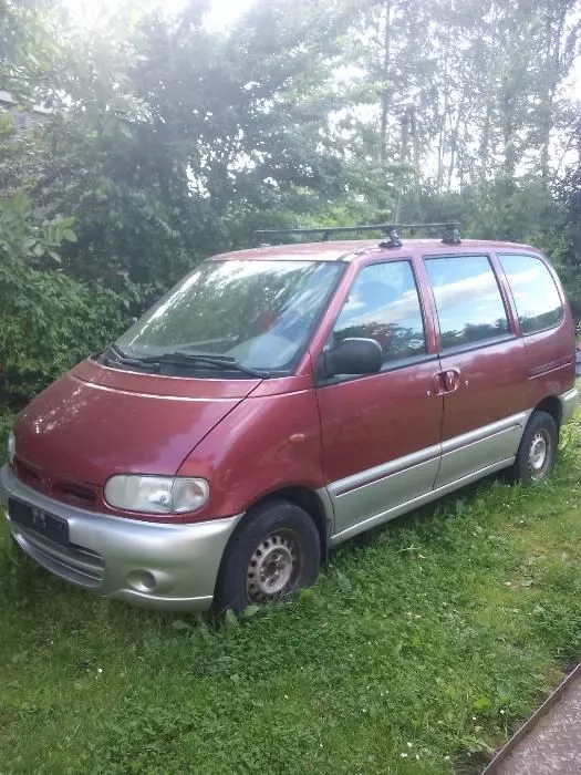 Nissan Serena 1.6 16V 97r. na náhradní