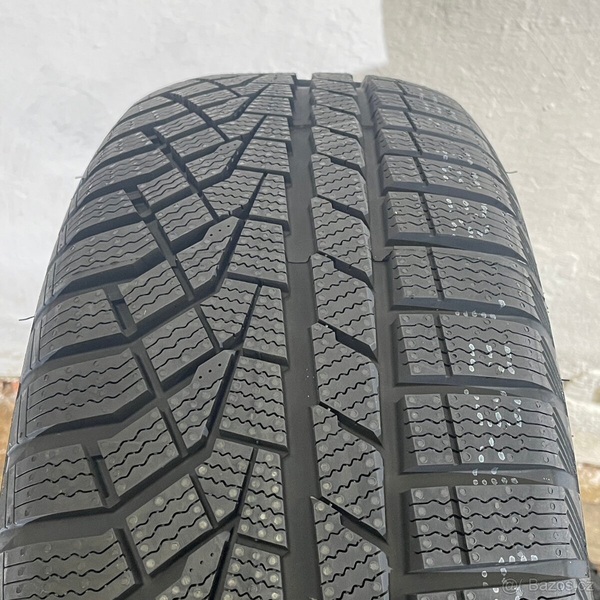 NOVÉ Zimní pneu 225/60 R17 99H Sailun