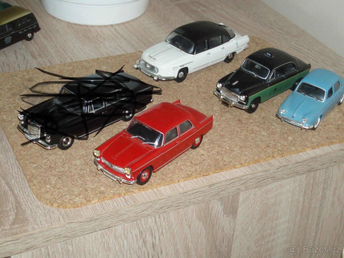 Modely aut - tatra 603,mercedes benz w 110,peugoet 404,renau