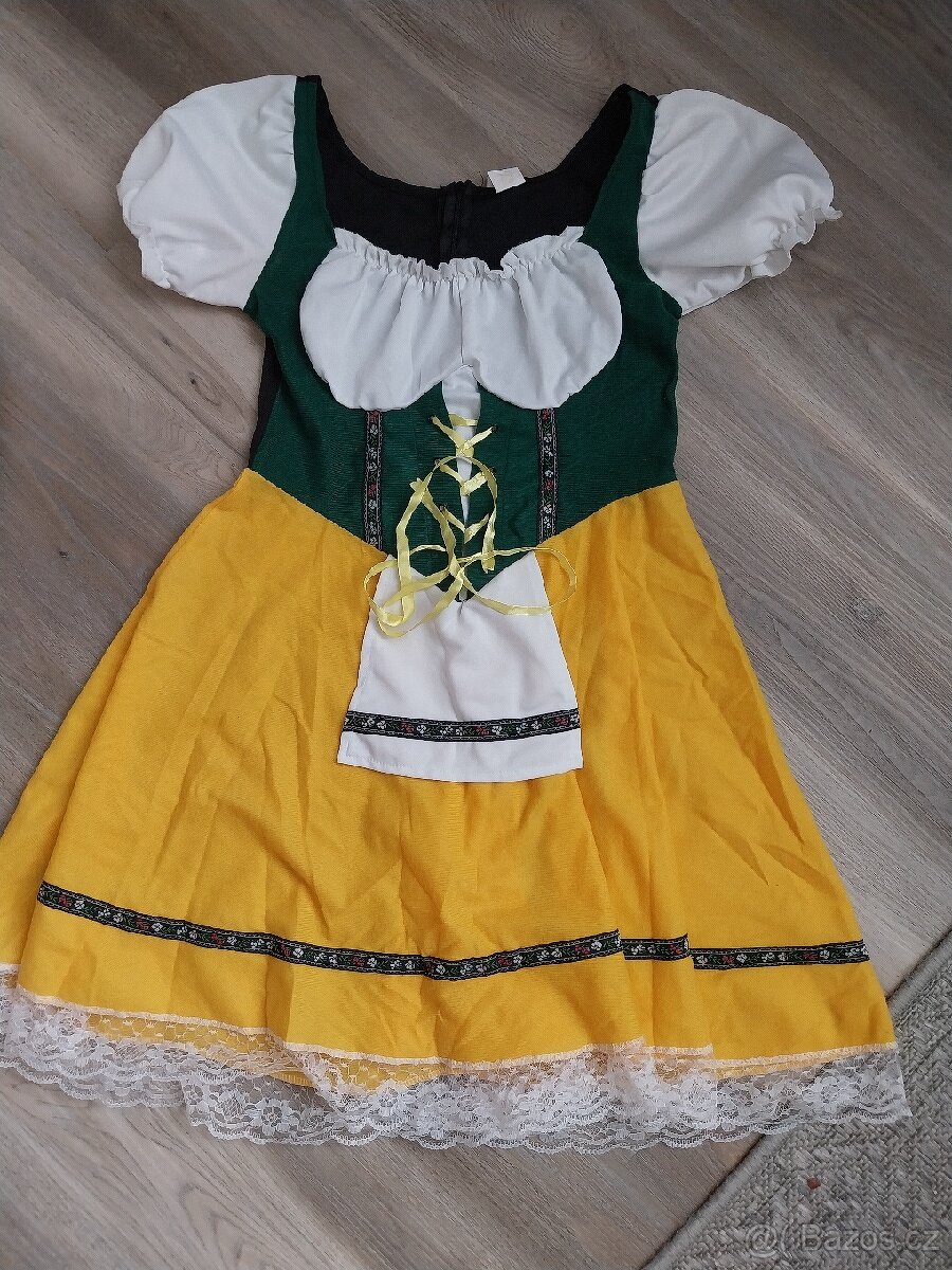 Dirndl / dámské šaty na pivní festival