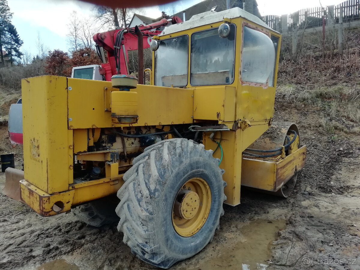 Vibrační válec Stavostroj VV111, r.v.1988, motor Zetor