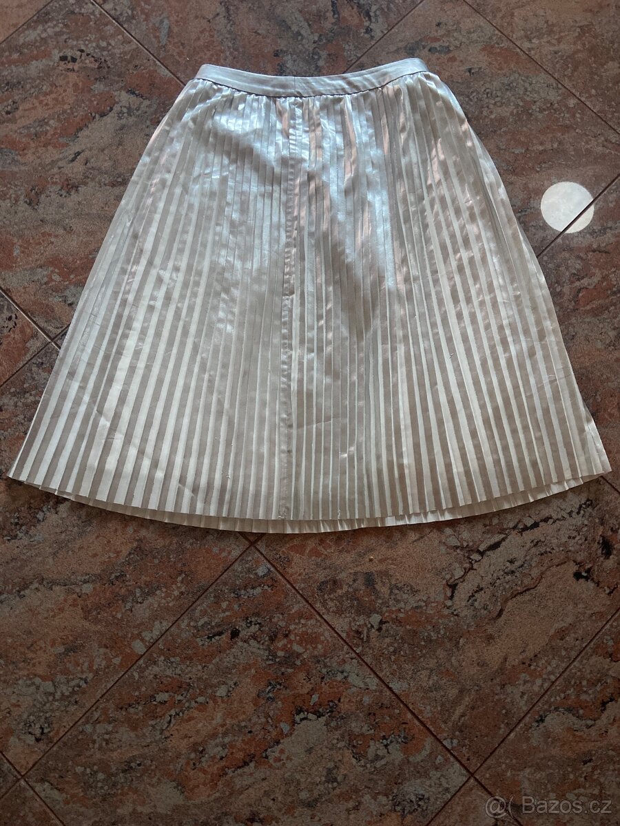 Stříbrná sukně Calvin Klein