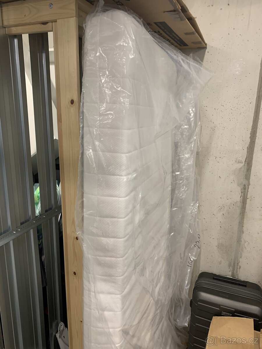 Bed and Mattress (90x200)