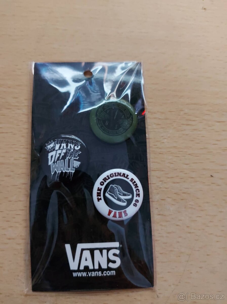 vans odznaky