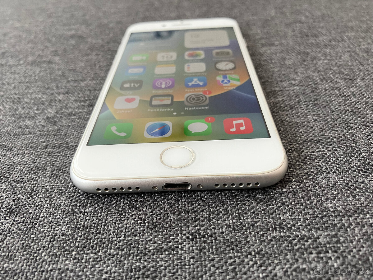 iPhone 8 64 GB- Super stav