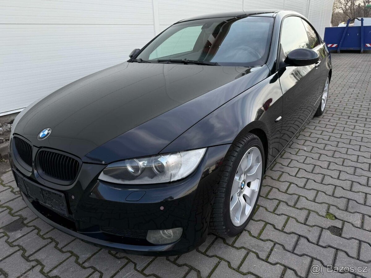 E92 325i coupe, N52 160kw SPORT PACKET xenon, výhřev -