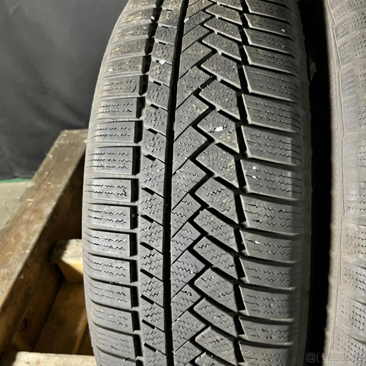 Zimní pneu 235/65 R18 110H Continental 6mm