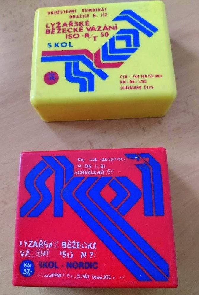 čs. retro zánovní běžkové vázání "SKOL" z 80. let