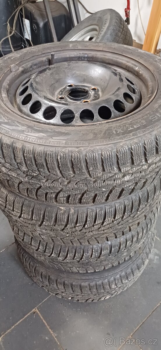 Zimní pneu na discích 185/60r15