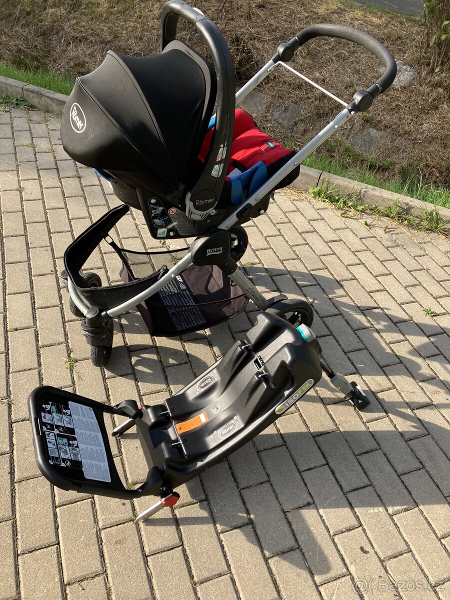 Isofix báze + autosedáčka vajíčko Britax