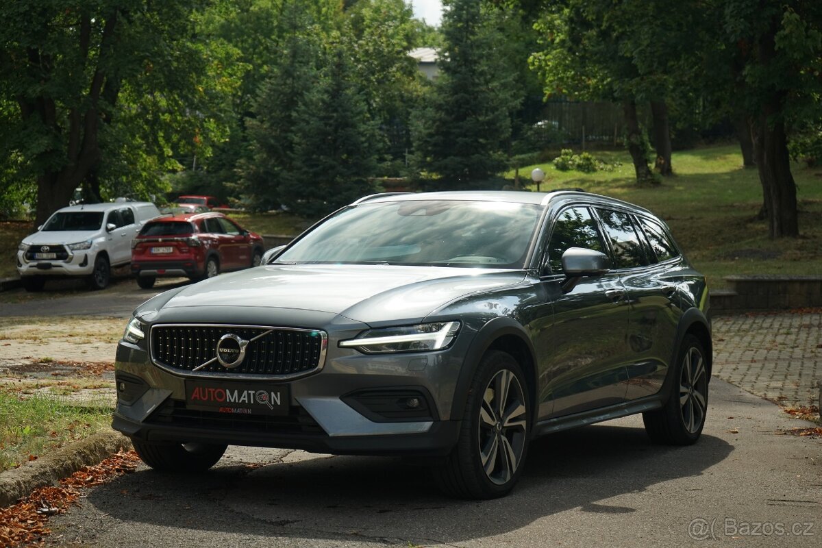 Volvo V60, CC B4 (145kW) diesel Kůže 360 H/K NezTop