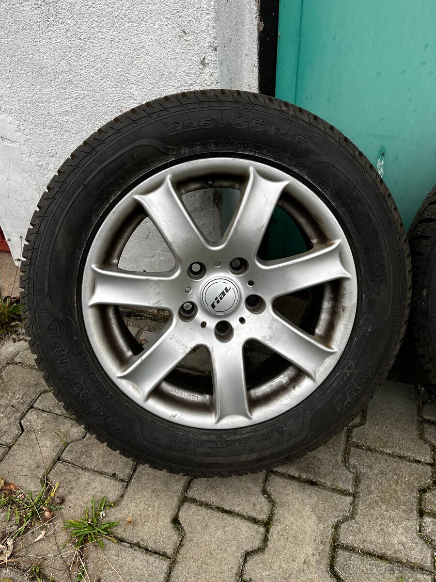 Zimní pneumatiky 225/55 R16 s ALU disky 5x120