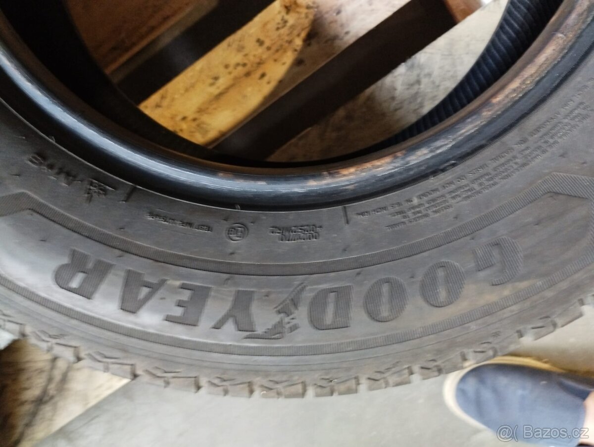 pneu 235/65 R16C