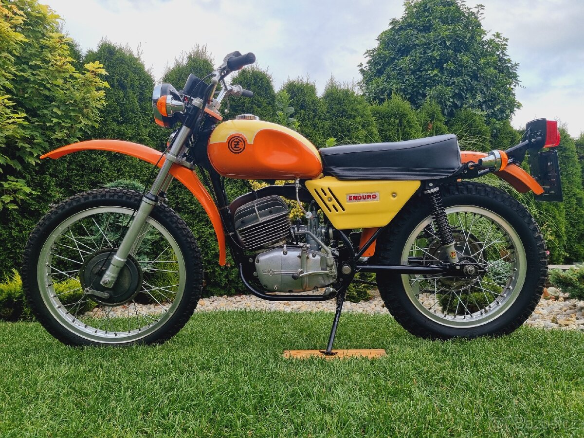 ČZ 250 enduro SPZ, STK