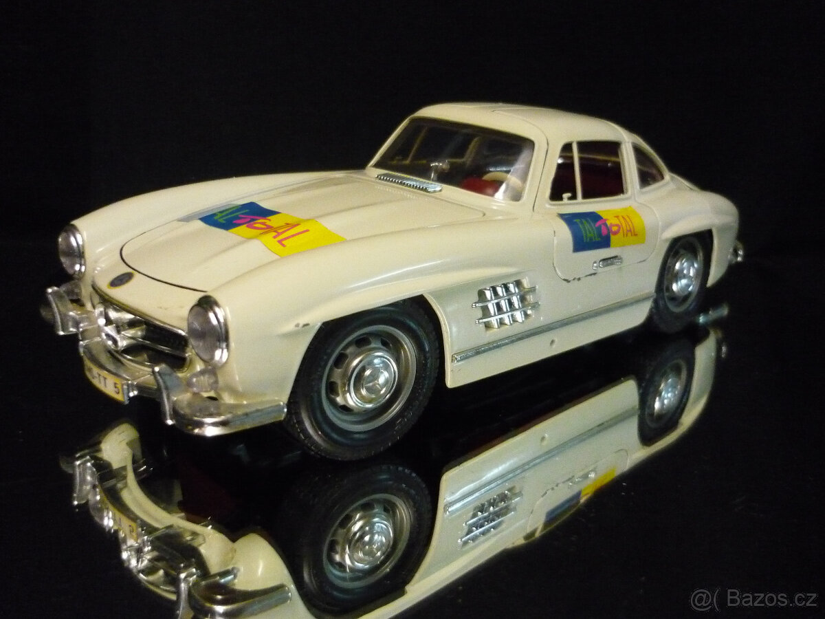 Mercedes Benz 300 SL krémový Bburago 1/18