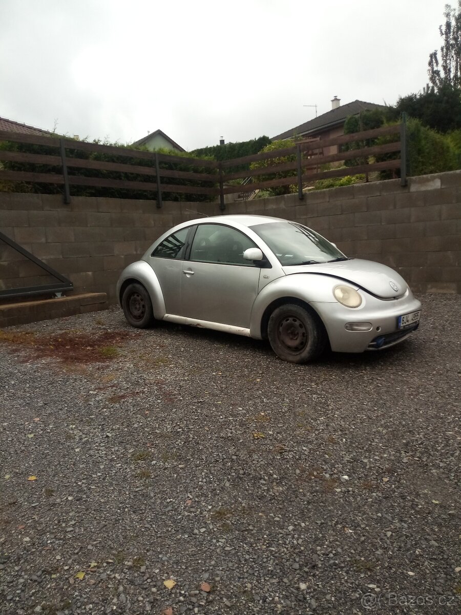 Volkswagen  Nev Beetle 2 l benzín 85 kw 2ks