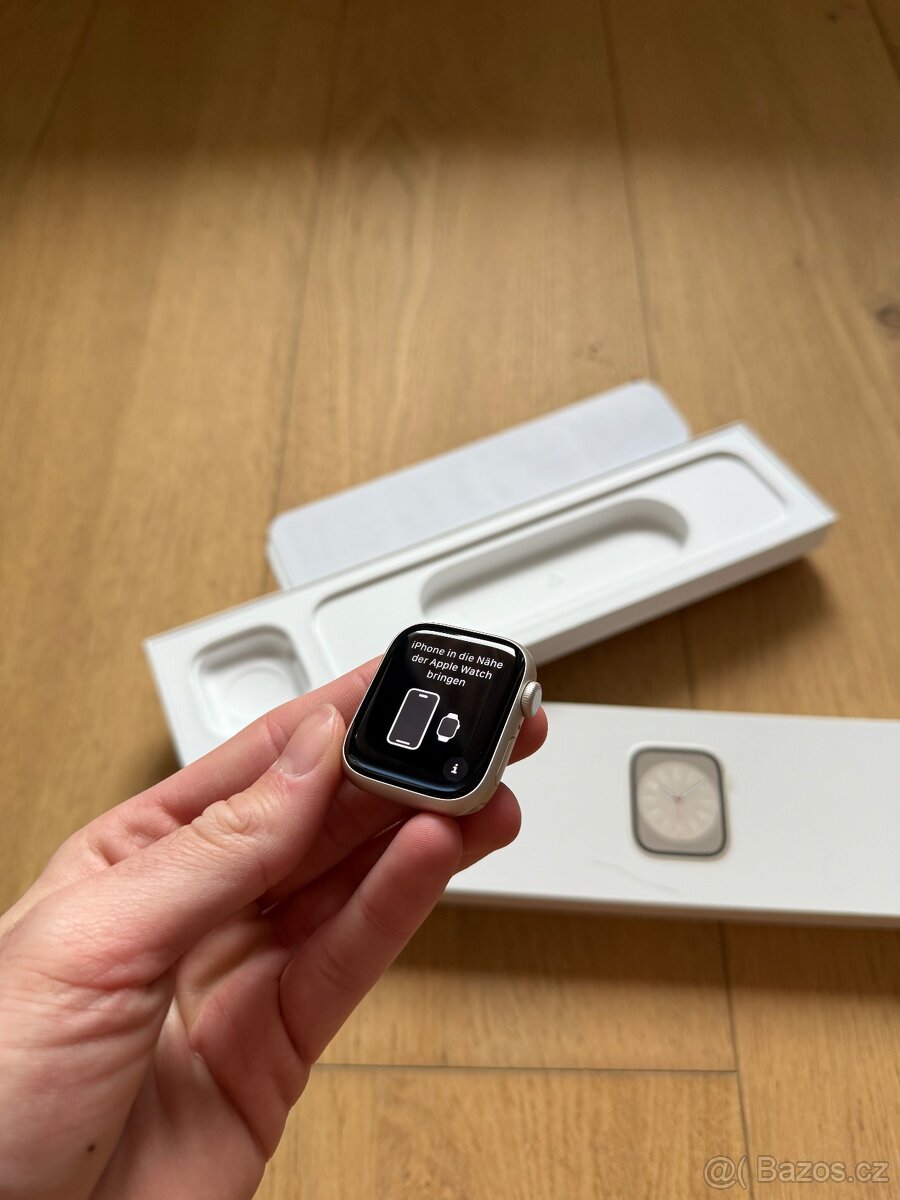 Apple Watch 8 41mm GPS stříbrný hliník