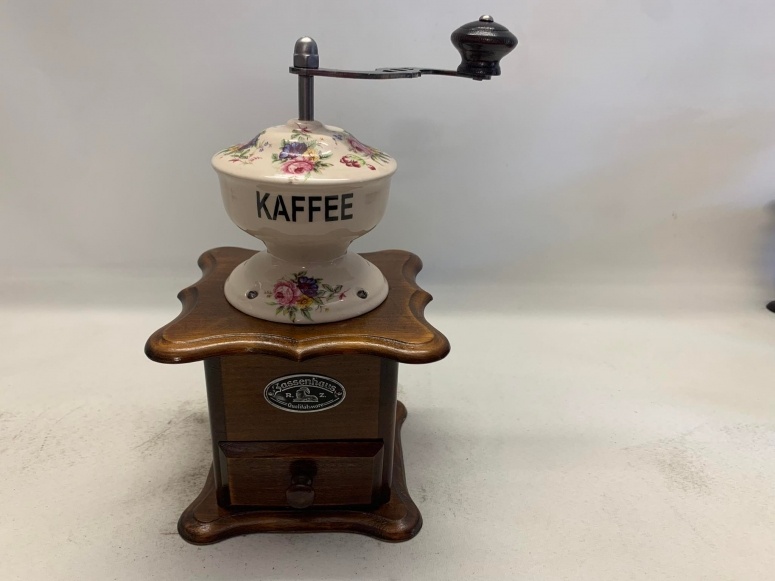 Porcelánový stolní mlýnek na kávu - barevné květiny č.5