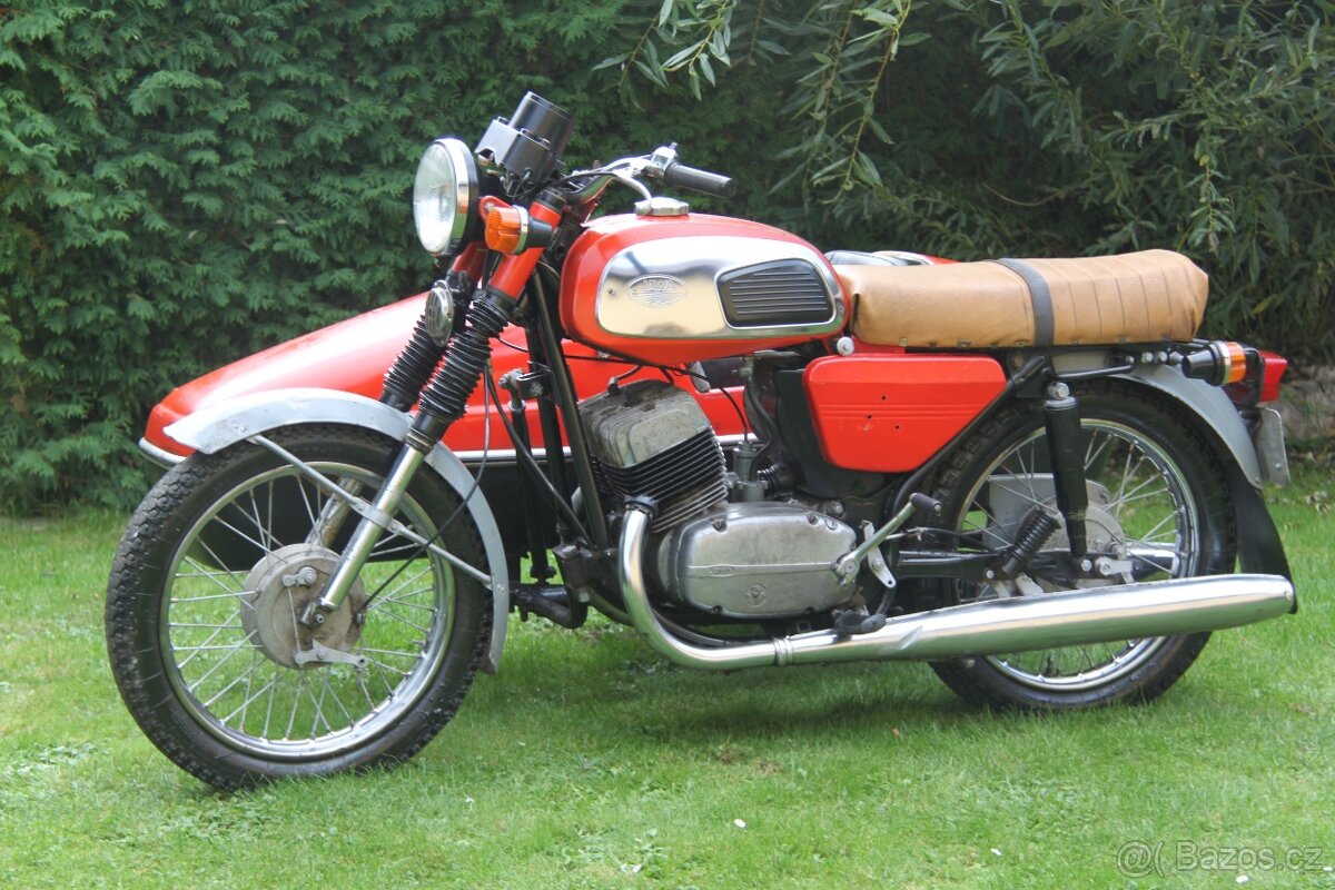 Jawa 350/634-6 r.v. 1980 se side Velorex 562, s TP, původní