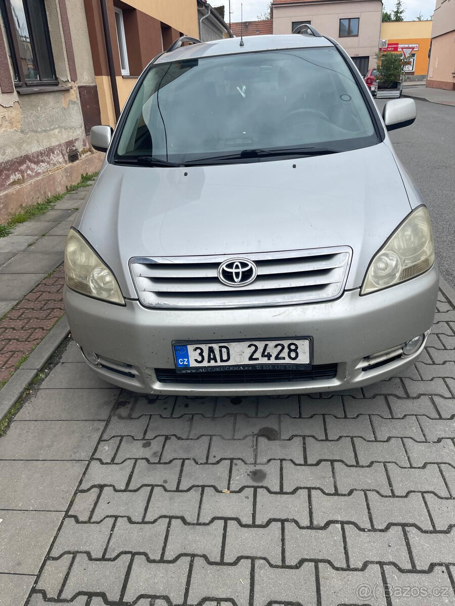 TOYOTA AVENSIS VERSO