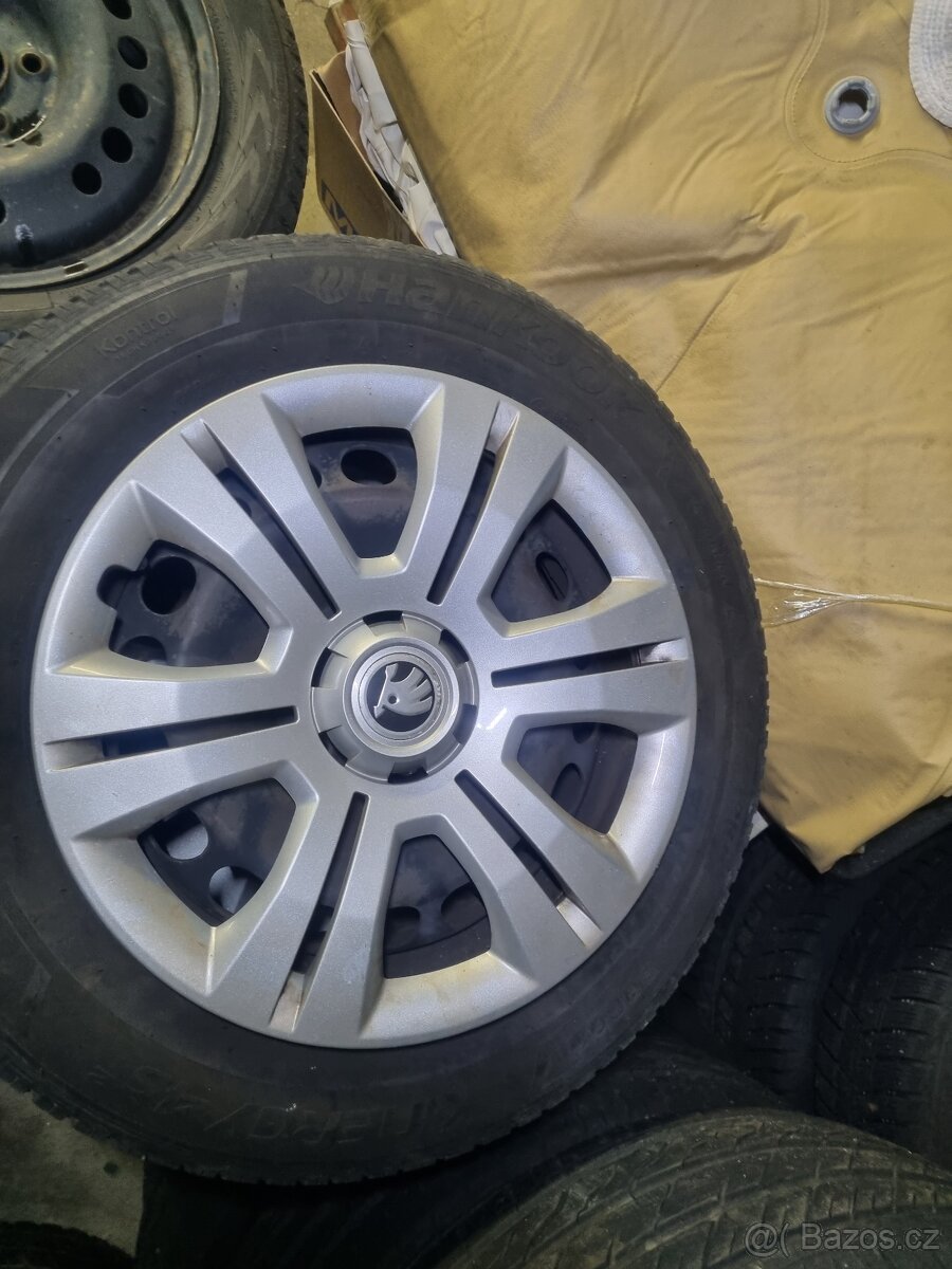 Plechové disky s celoročním pneu 7J 16 215/60 R166