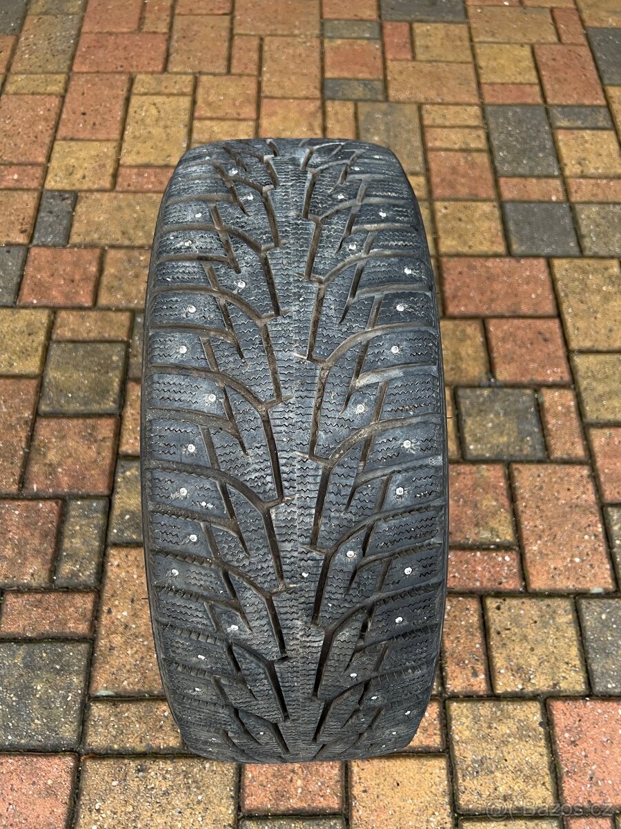 Pneu s hroty- Hankook winter i pike rs 225/45 r18