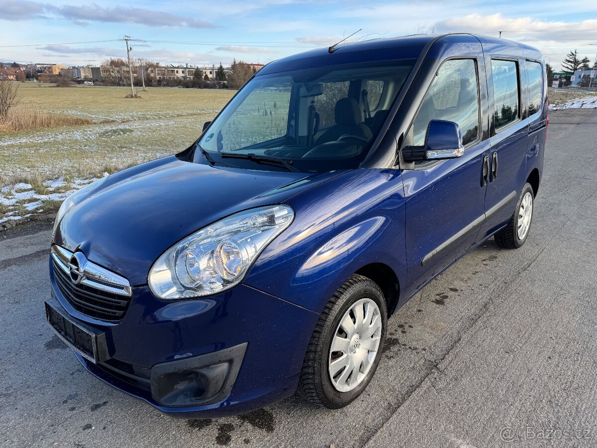 Opel Combo 1.4i, rv 2013,128.000km, KLIMATIZACE, MANUÁL