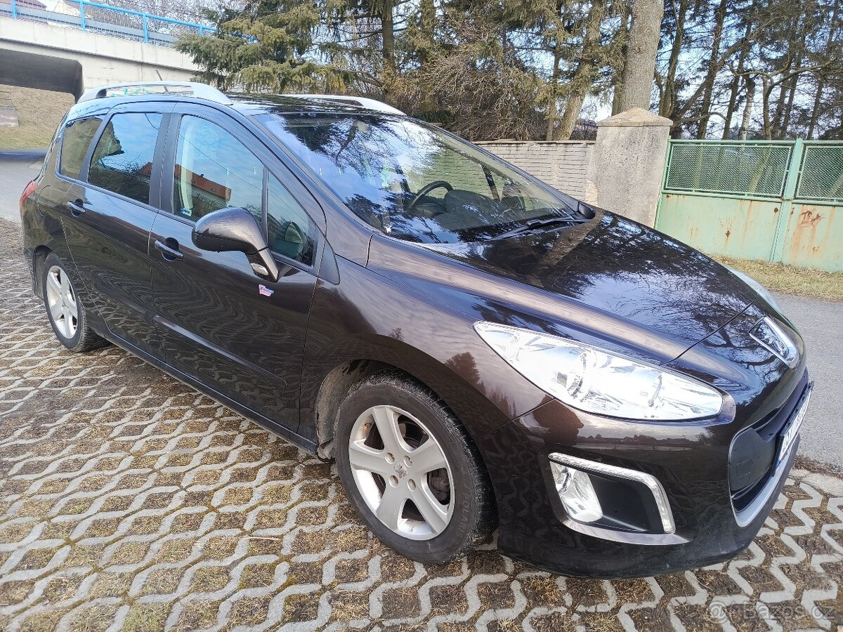 Prodám Peugeot 308 SW 1.6Hdi tažné, letní + zimní kola