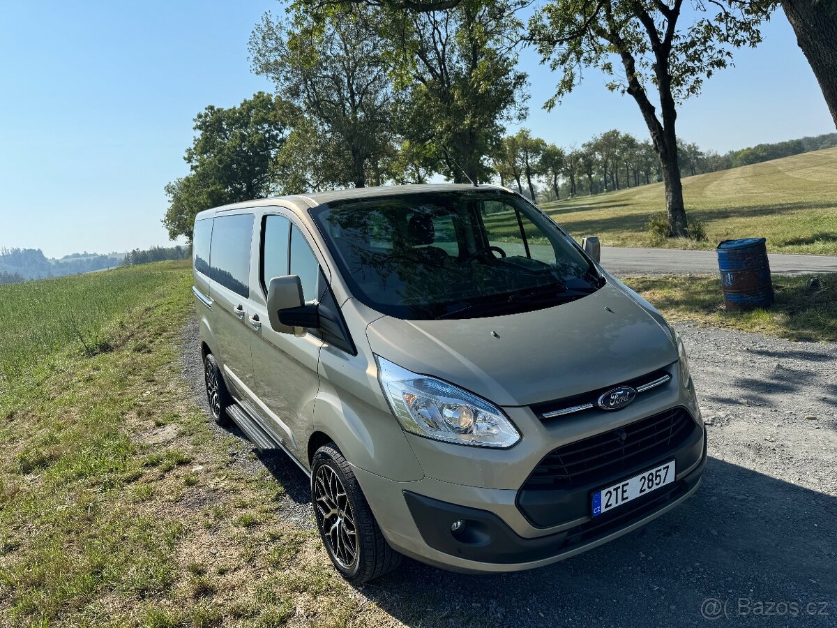 Ford Tourneo Custom Titanium 2.2TDCi - 9 míst