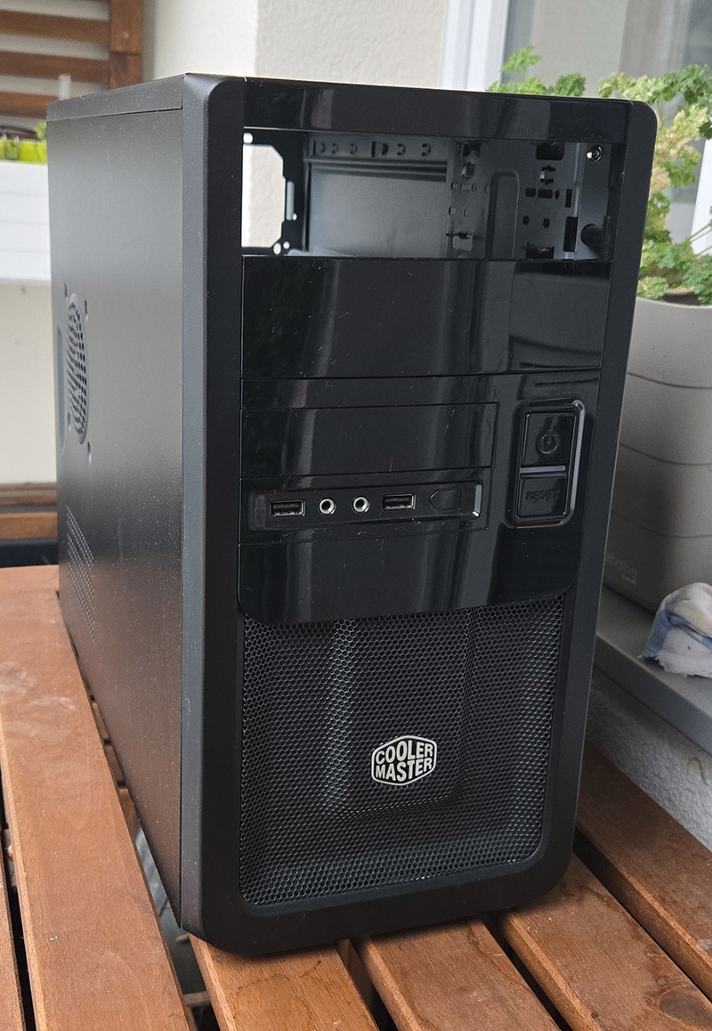 Mini tower Cooler Master, výborný stav