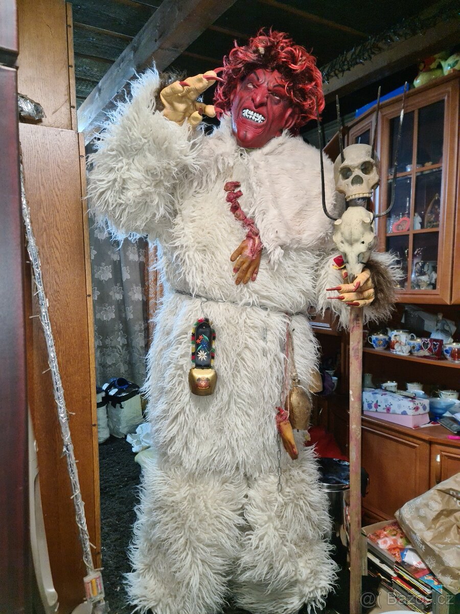 Krampus kožich 180 až 195cm 85 až 115kg Koupil jsem ho v Rak