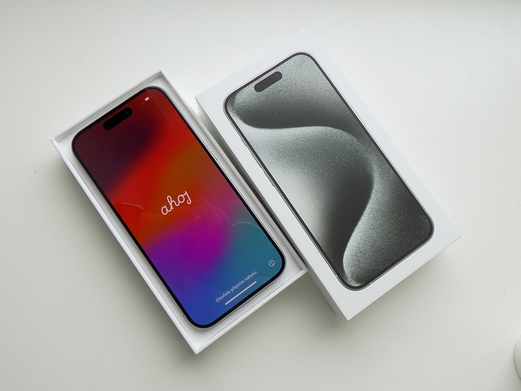 APPLE iPhone 15 Pro 256GB Bílý Titan-ZÁRUKA - SUPER STAV