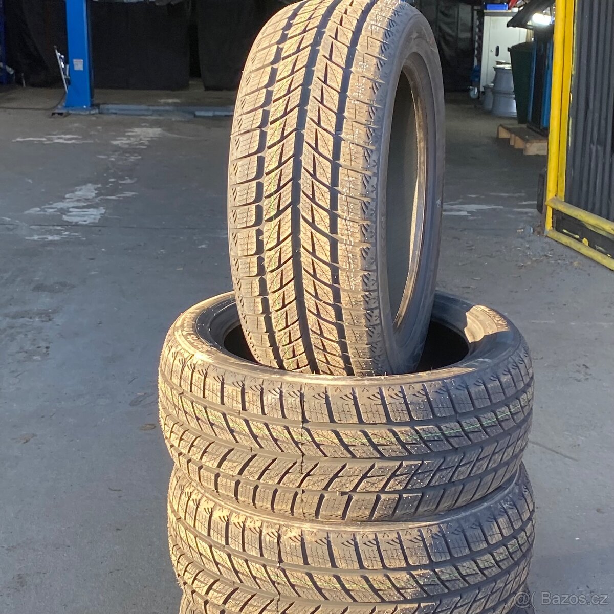 NOVÉ Zimní pneu 235/35 R19 91T Altenzo