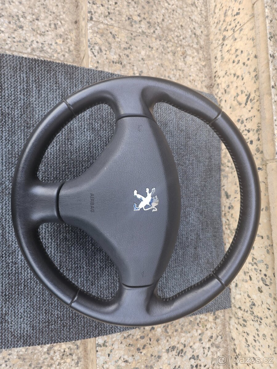 Prodám kožený volant Peugeot (č.102)