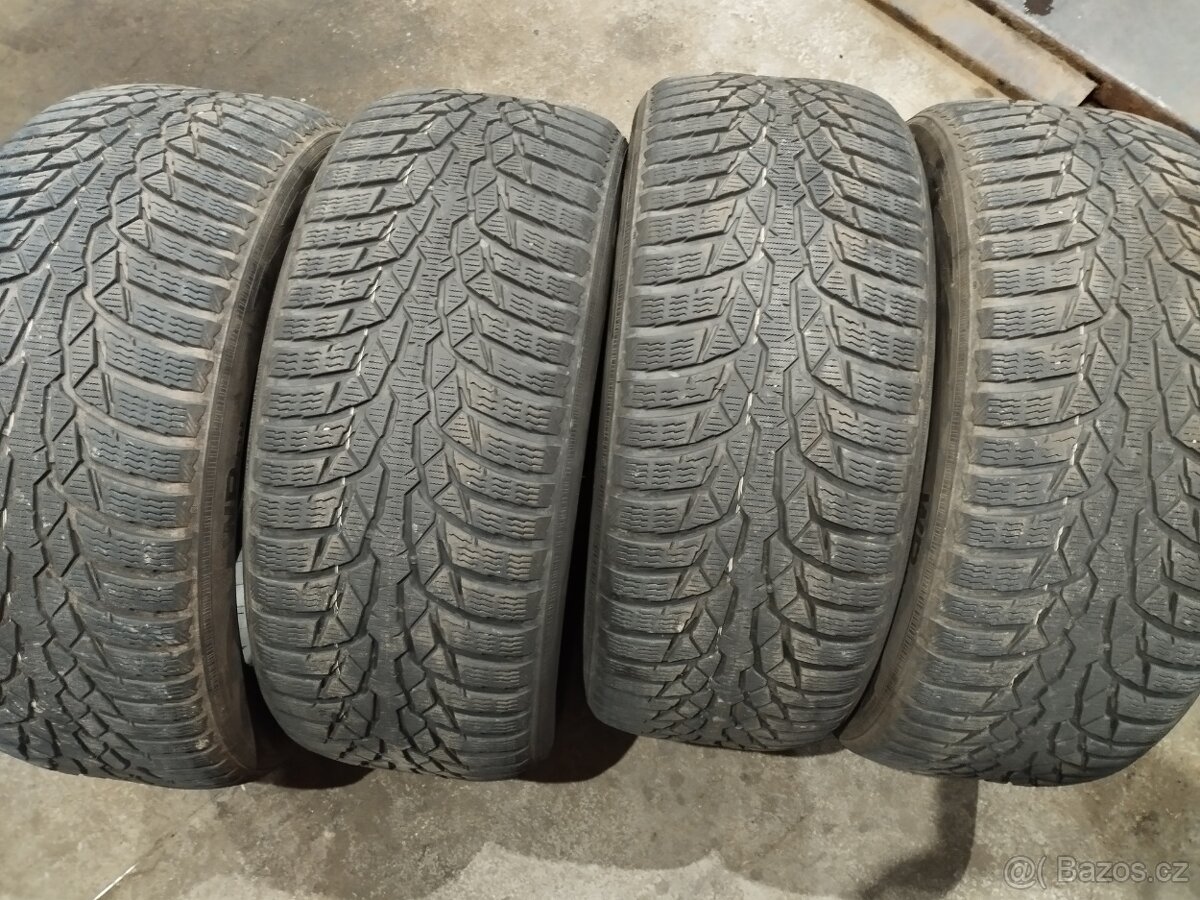 Zimní Nokian 235/50 R17 100V vzorek přes 5mm