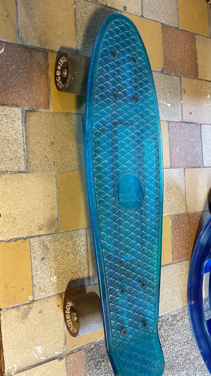 Penny Board se svítícími LED kolečky