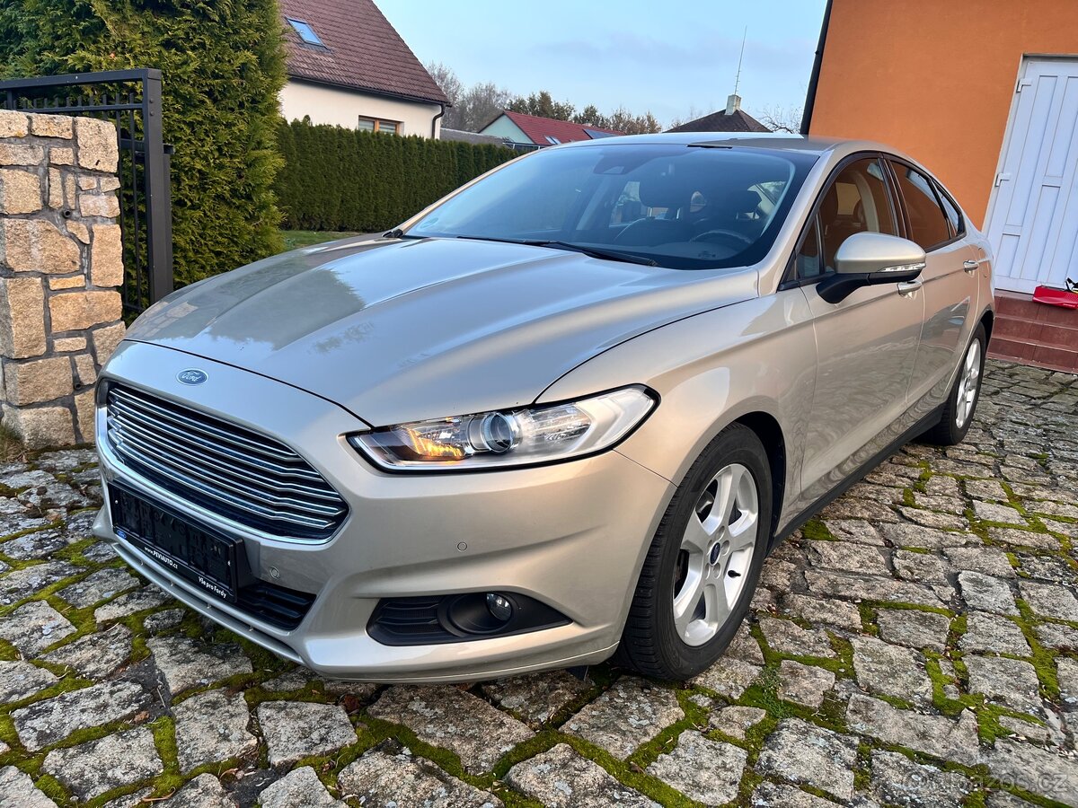 Ford Mondeo Liftback benzin 12/2015 118 tis km