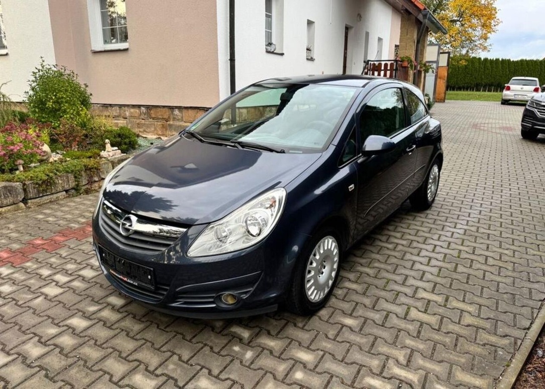 Opel Corsa 1,4i klima Tempomat 1 Majitel benzín