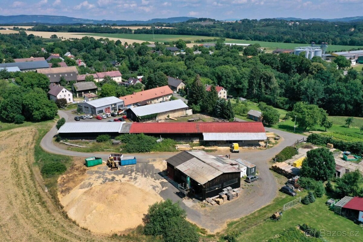 výrobní areál zpevněné plocha 2162m2