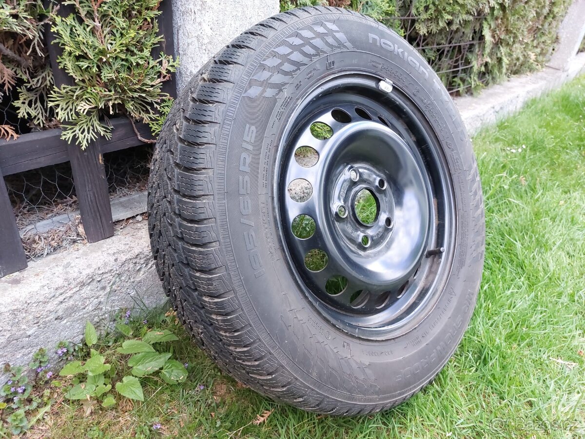 4x zimní kola NOKIAN TYRES 195/65 R15, Škoda Octavia II