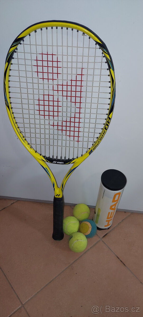 Tenisová raketa Yonex & 8 míčků