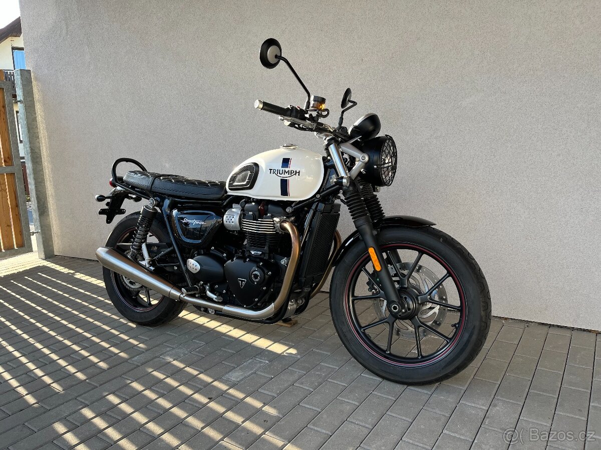 Triumph Street twin