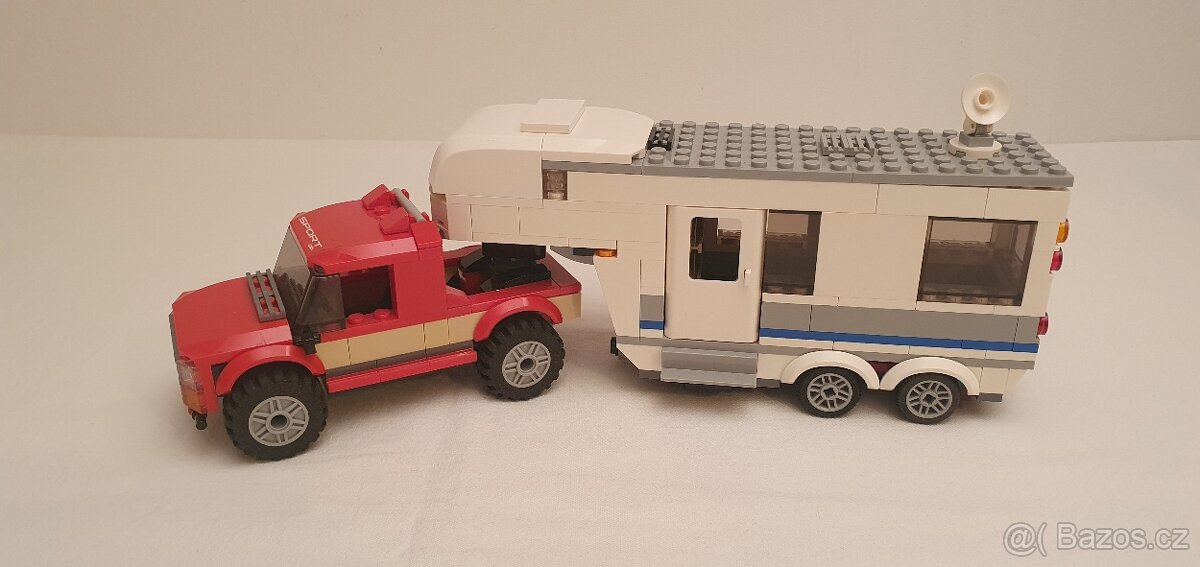 Použité LEGO City 60182 Pick-up a karavan