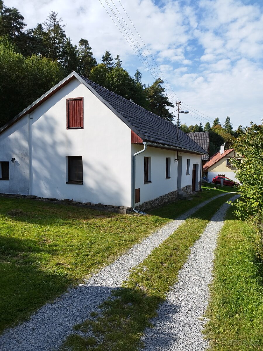 Pronájmu dlouhodobě chalupu