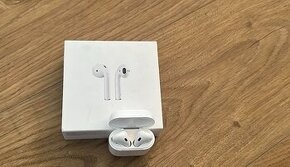 Originální Apple Airpods 1 2019 + dnes adaptér/kabel zdarma