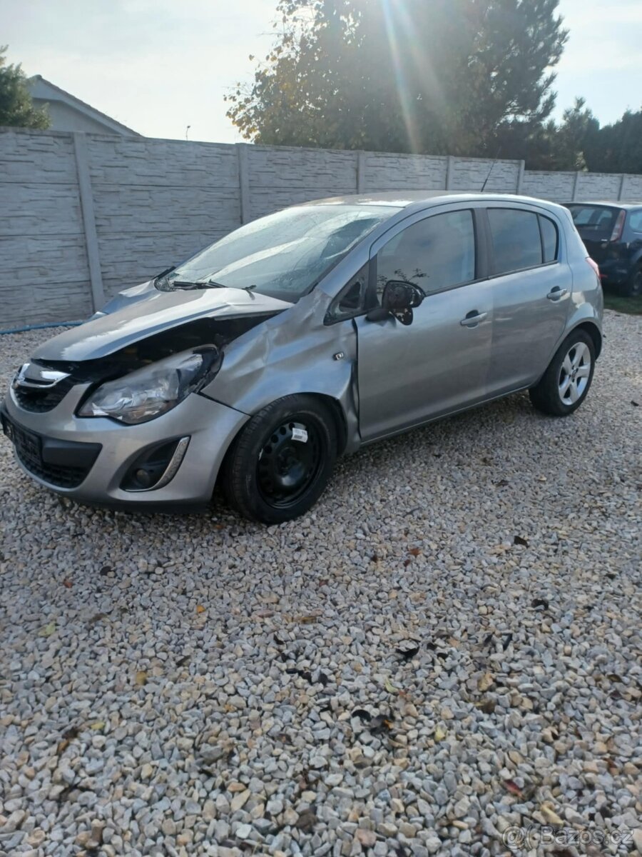 Rozpredam Opel Corsa D 1.2 63kw A12XER